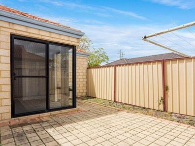12/161 Sevenoaks Street, Cannington WA 6107