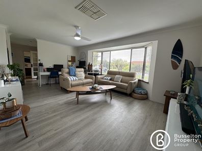 15 Achurch Crescent, Broadwater WA 6280