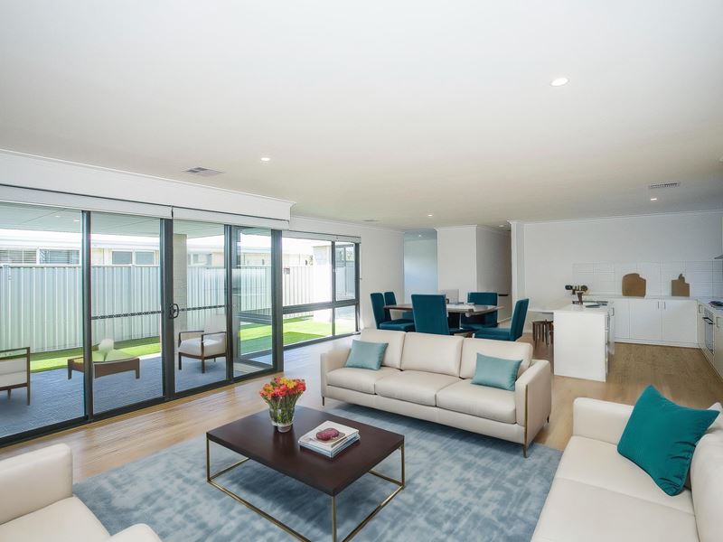 8 Waveski St, Yanchep WA 6035