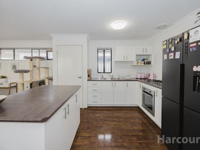 22b Pintabona Drive, Sinagra WA 6065
