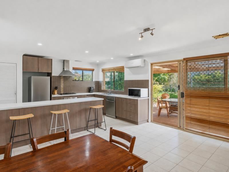 10 Tay Court, Cooloongup WA 6168