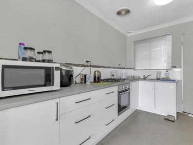 1/4 Uldina Place, Pinjarra WA 6208