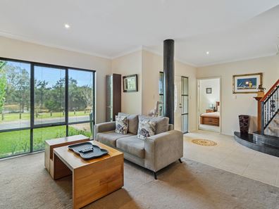 51 Darwin Terrace, Dudley Park WA 6210