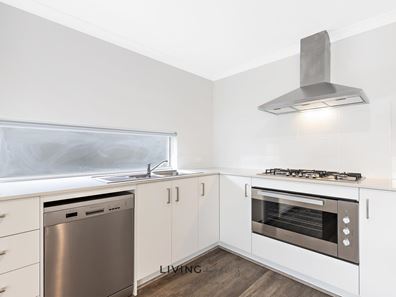 Room/4  12 Tangelo Grove, South Yunderup WA 6208