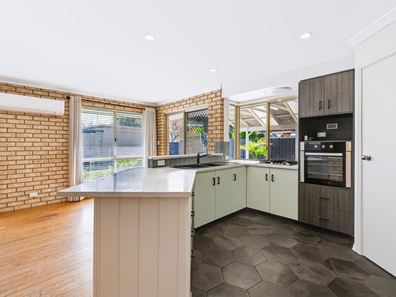 17 Black Swan Drive, West Busselton WA 6280