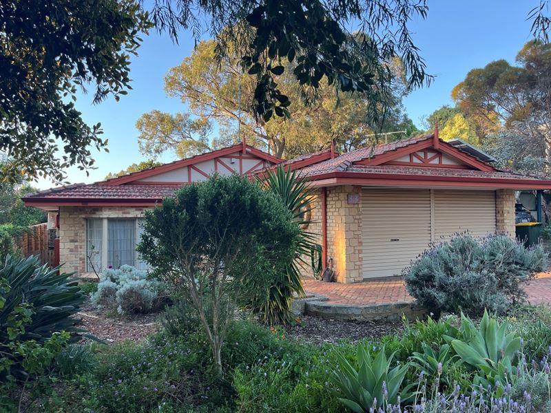 33 Bournemouth Crescent, Wembley Downs WA 6019