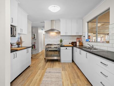 9 Broun Road, Coodanup WA 6210
