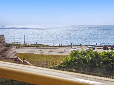 8 Sussex Place, Halls Head WA 6210