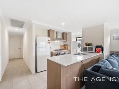 23 Villamour Way, Meadow Springs WA 6210