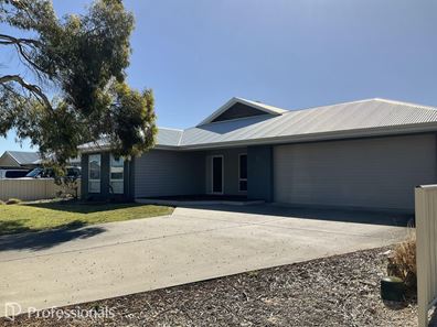 23 Dauphin Crescent, Castletown WA 6450