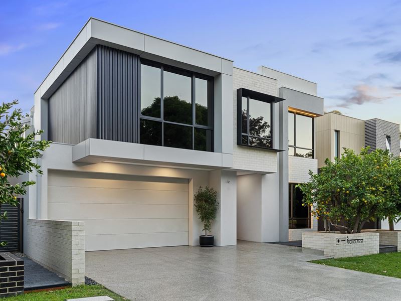 5 Nicholas St, Rossmoyne WA 6148