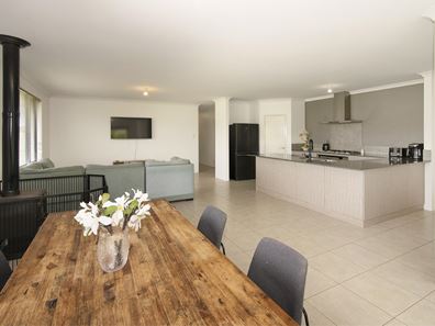 2 Jansonia Avenue, Margaret River WA 6285