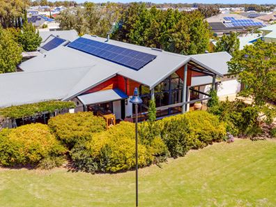 6 Nullewa Parkway, Lakelands WA 6180