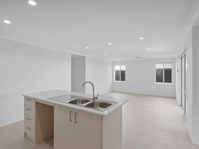 24 Scopello Street, Madora Bay WA 6210