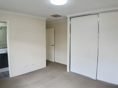 10 Wardle Court, Piara Waters WA 6112