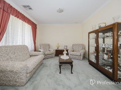10 Nova Court, Marangaroo WA 6064