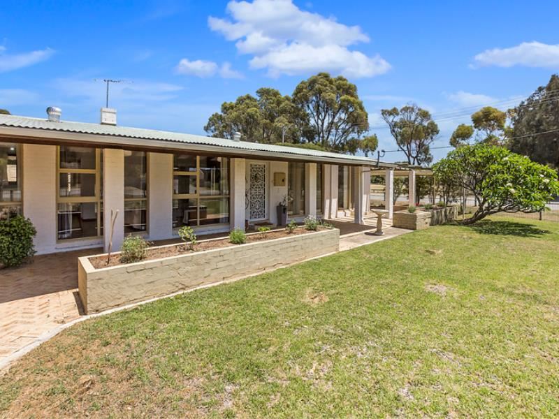 28 Salcombe Way, Warnbro WA 6169