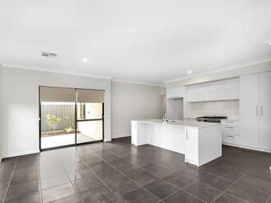 1 Cinnabar Way, Treeby WA 6164