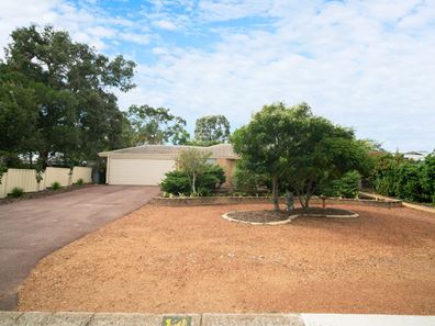 14 Lourdes Street, Lesmurdie WA 6076