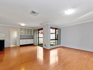 1/65 Crimea Street, Morley WA 6062