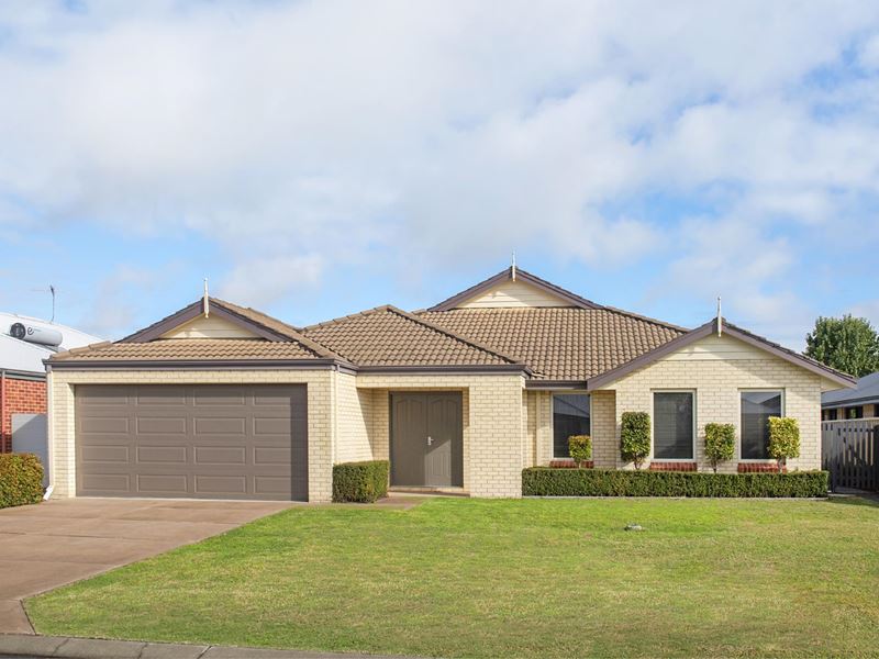 9 Sherwood Crescent, Broadwater