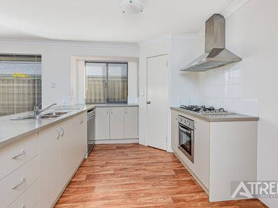 15 Durant Way, Piara Waters WA 6112
