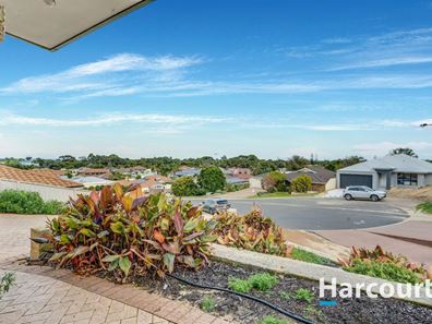 11 Lambourne Place, Halls Head WA 6210
