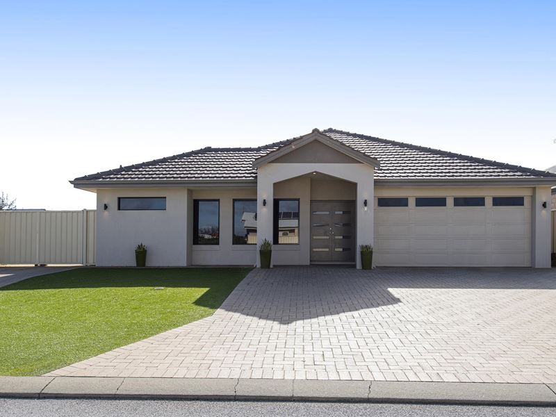1 Arpenteur Turn, Madora Bay