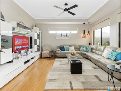 7 Elora Close, Banksia Grove WA 6031