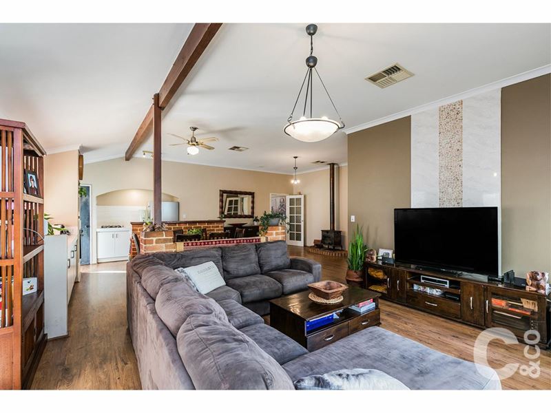 37 Whitebread Way, Leda