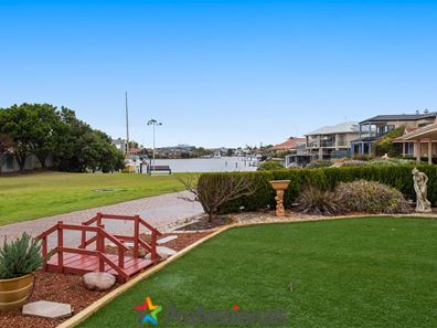 13 Parkwater Cove, Halls Head WA 6210