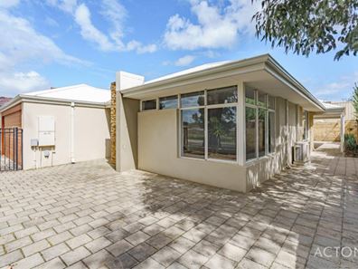 29 Warburton Trail, Lakelands WA 6180