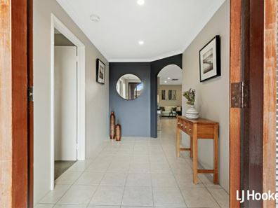8 Linaria Way, Canning Vale WA 6155