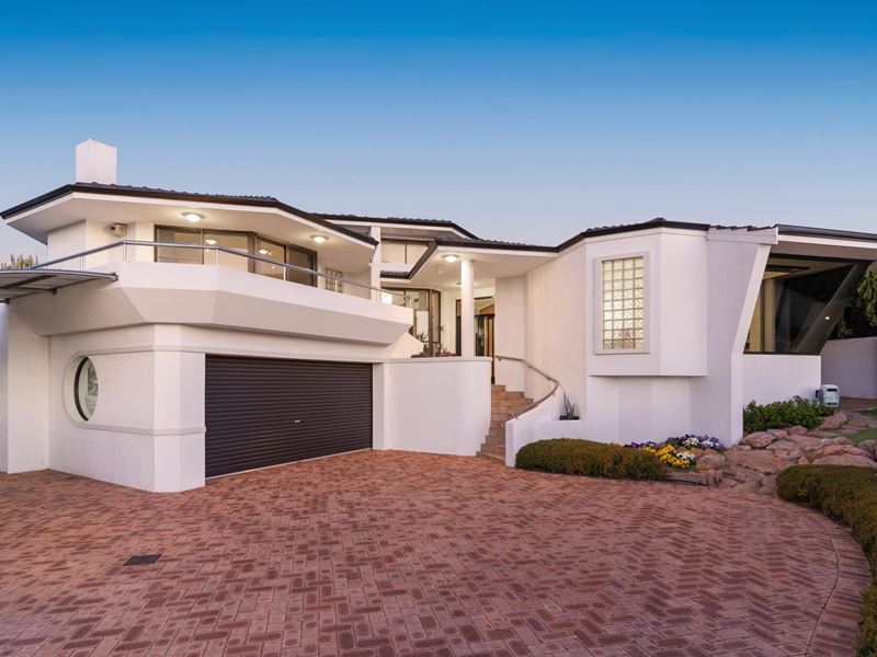 2 Holbrook Gardens, Carine