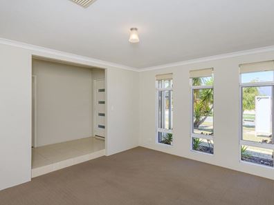 3 Elmhurst Drive, Clarkson WA 6030