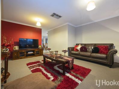 11 Ridglea Link, Clarkson WA 6030