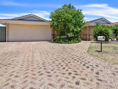 3 Falkland Way, Kinross WA 6028