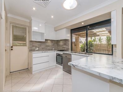 9 Barnfield Court, Seville Grove WA 6112