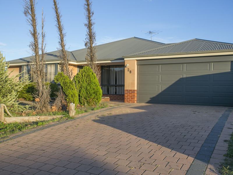28 Toledo Circuit, Port Kennedy WA 6172