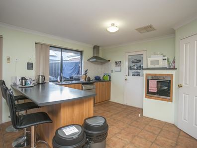 28 Toledo Circuit, Port Kennedy WA 6172