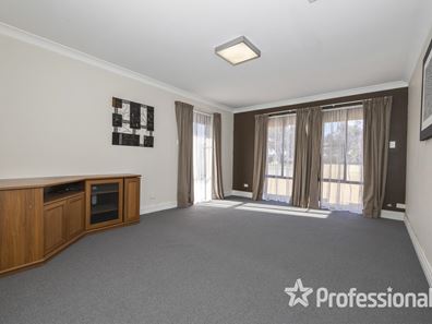 42 Warrandyte Drive, Craigie WA 6025