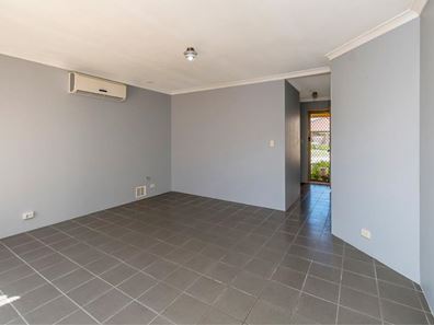 8/24 Shoalhaven Place, Waikiki WA 6169