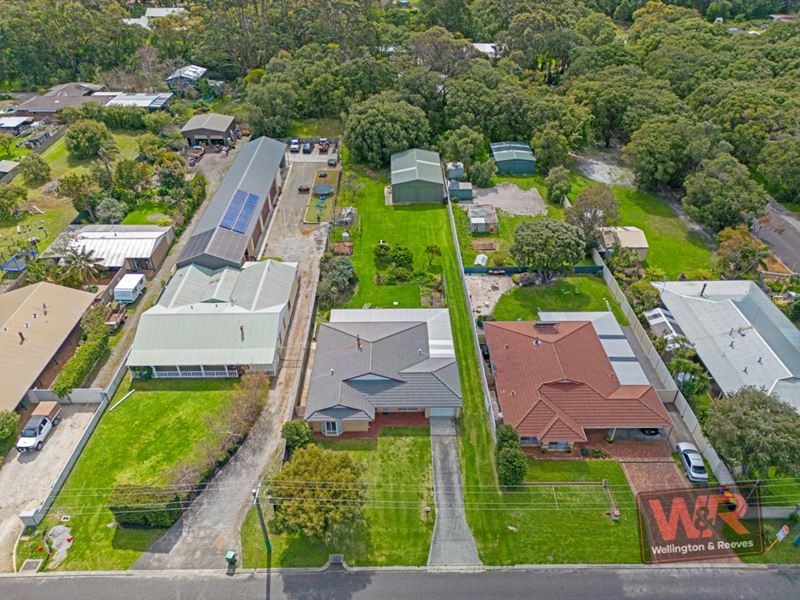 6 Grove Street West, Little Grove