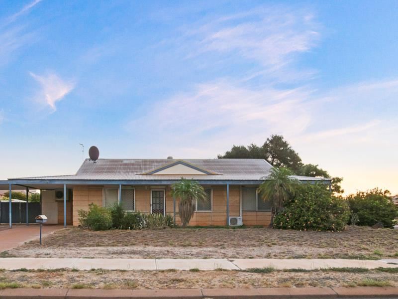 55 Campbell Crescent, Baynton