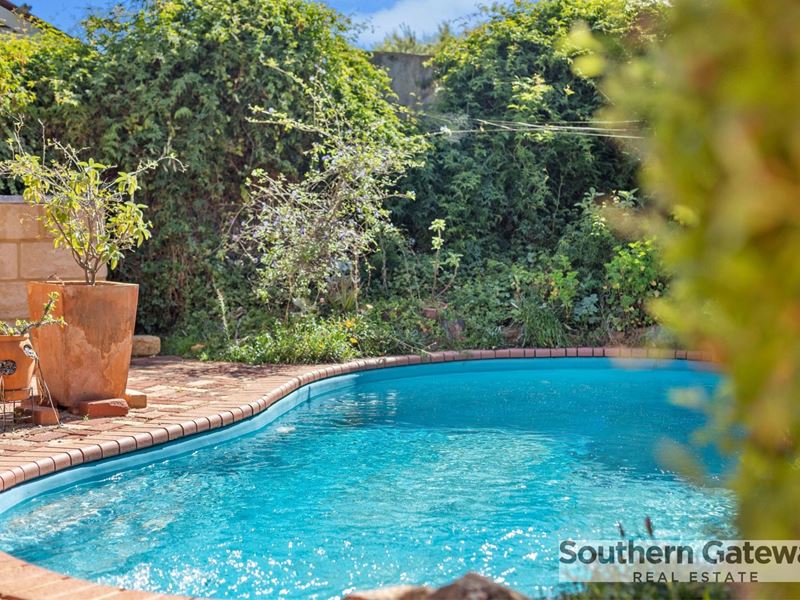 48 Perham Crescent, Leda