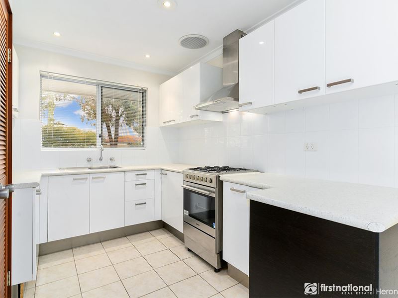 2 Lewis Close, Bull Creek