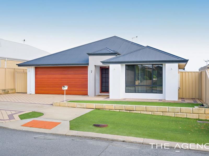 7 Serventy Crescent, Hammond Park