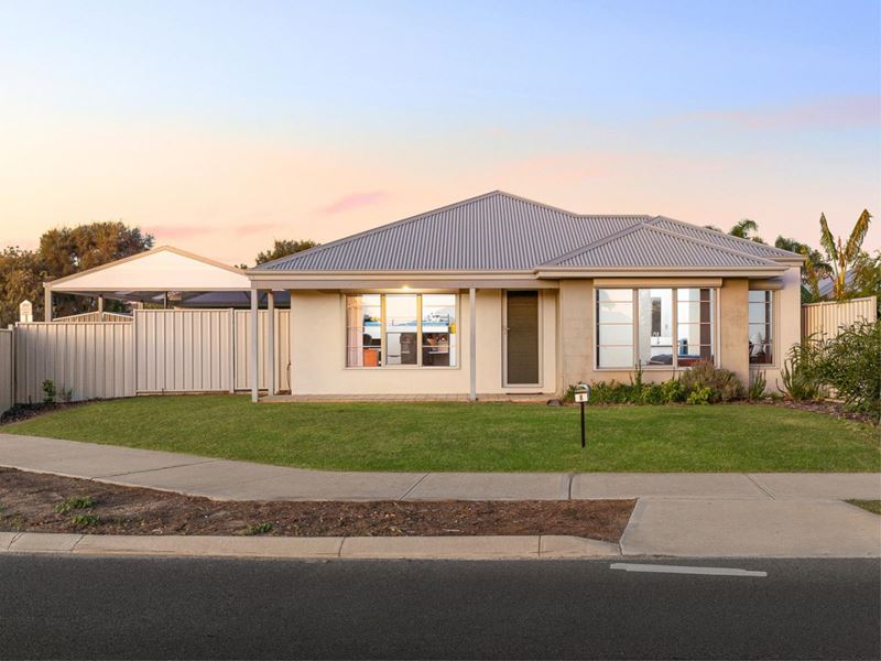8 Thundelarra Drive, Golden Bay
