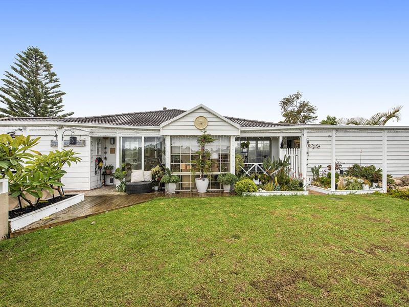 9 Moreton Crescent, Warnbro WA 6169