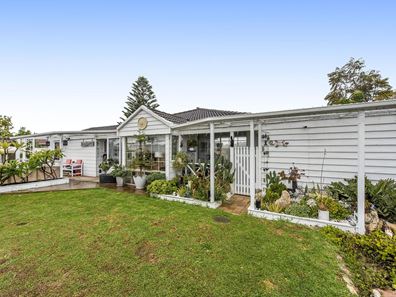 9 Moreton Crescent, Warnbro WA 6169